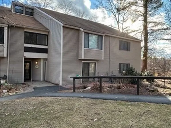 10 Thayer Pond Dr #17, Oxford, MA 01540