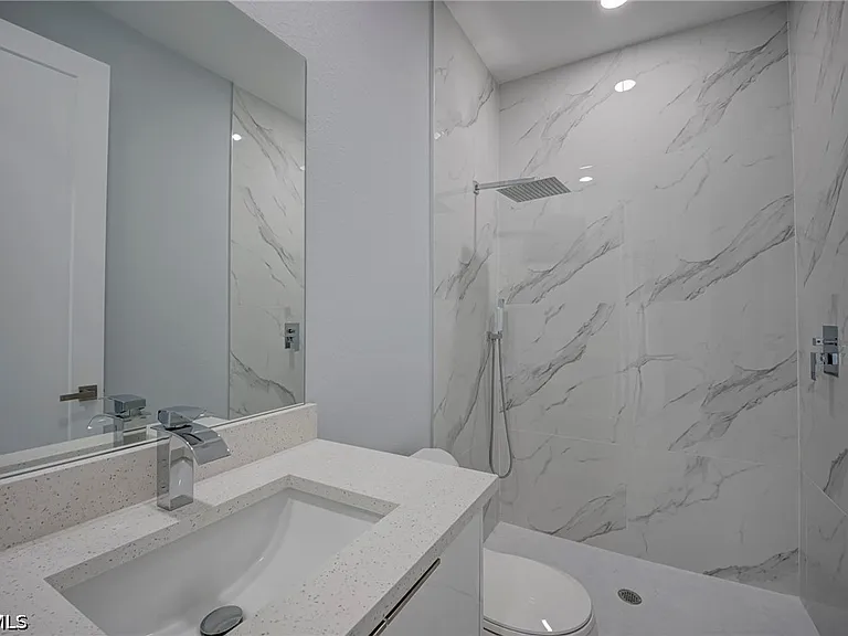 872 Spaulding St E — Photo 24