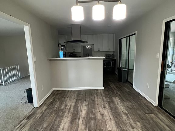 5th image of 12305 Helm Ct