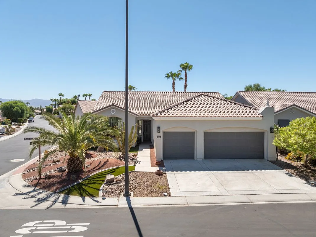 2 bed, 2.0 bath, 2147 sqft, $3,700 — Photo 3