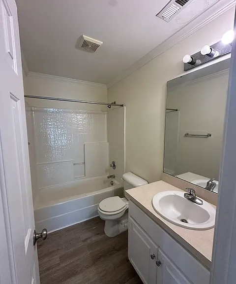 1128 Crescent Meadows Dr #B — Photo 11