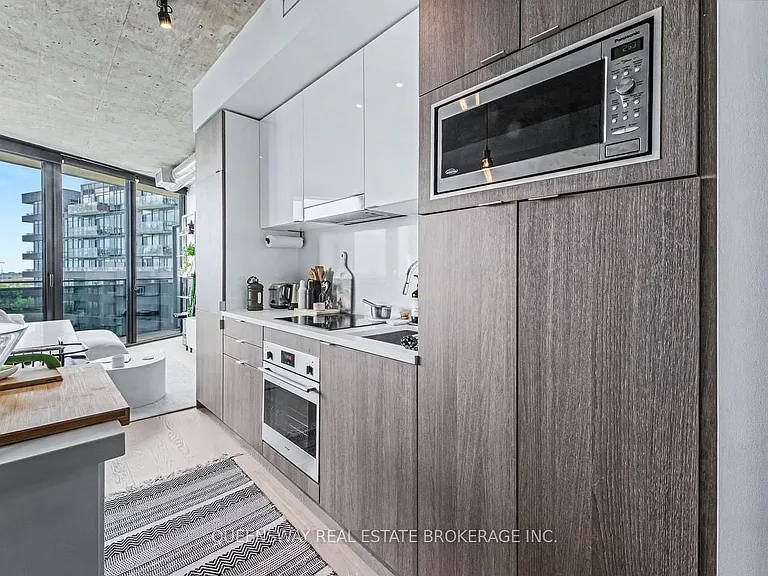 21 Lawren Harris Sq #812 — Photo 11