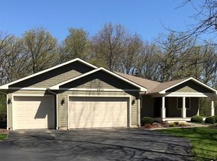 9210 Shadow Ln, Bull Valley, IL 60097