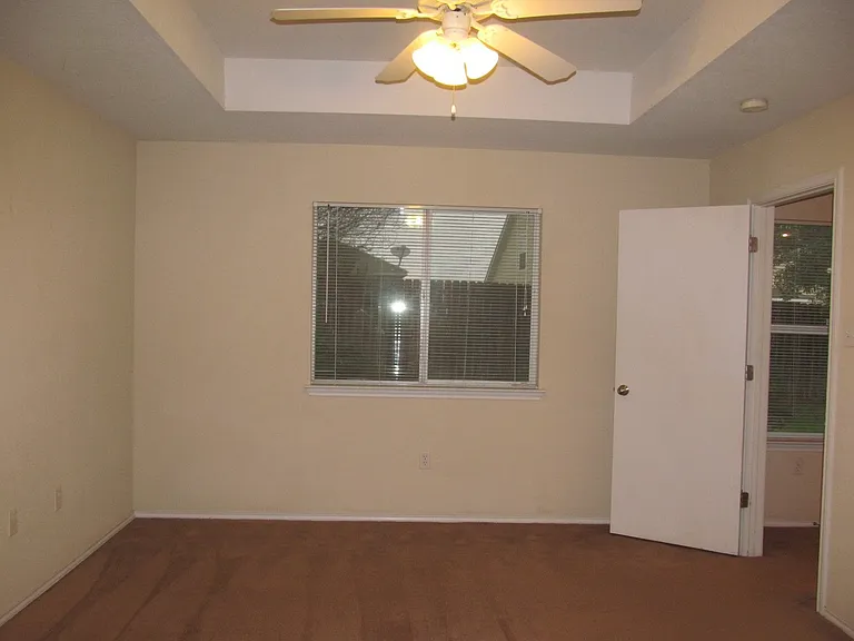 7708 Hawthorn — Photo 9