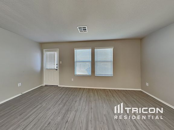 2nd image of 3531 Manoway Bay