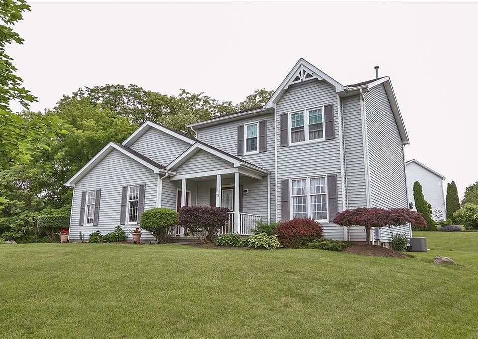 1st image of 15 Berry Grove Ln