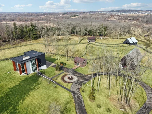 2797 Lalor Rd, Oregon, WI 53575
