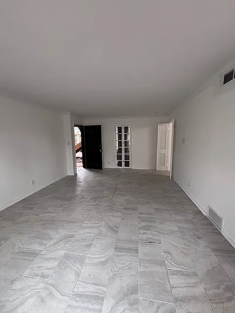 1 bed, 700 sqft, $1,000 — Photo 4