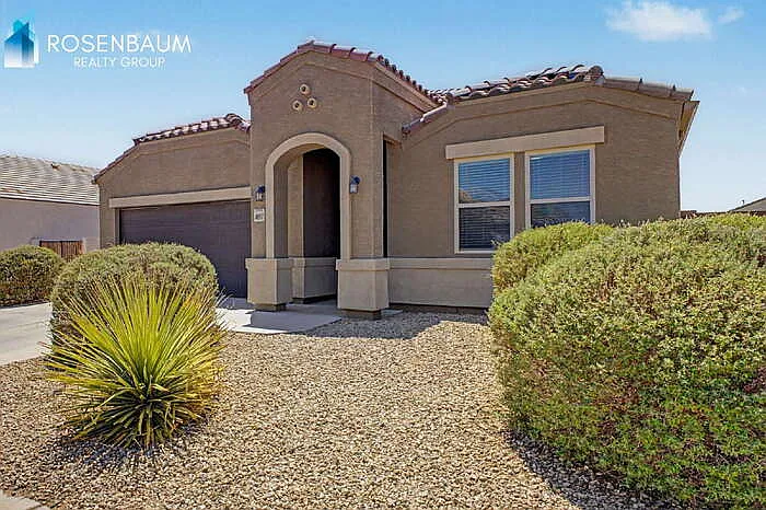 4 bed, 2.0 bath, 2131 sqft, $1,945 — Photo 3