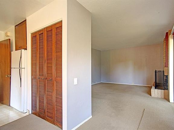 5th image of 1369 Camino Peral APT A