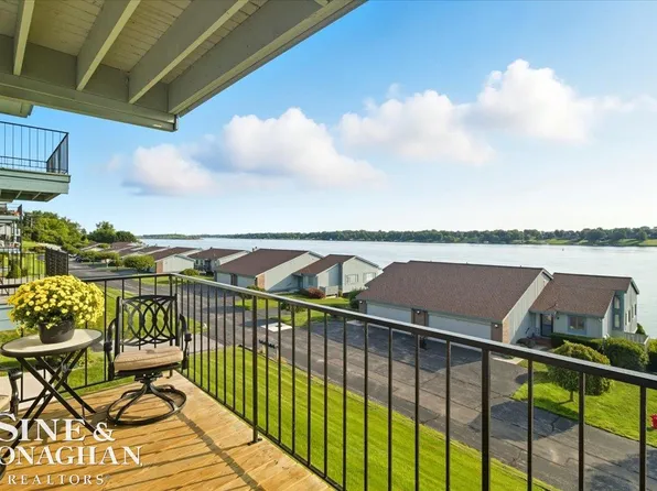 1715 River Rd APT 72, Saint Clair, MI 48079