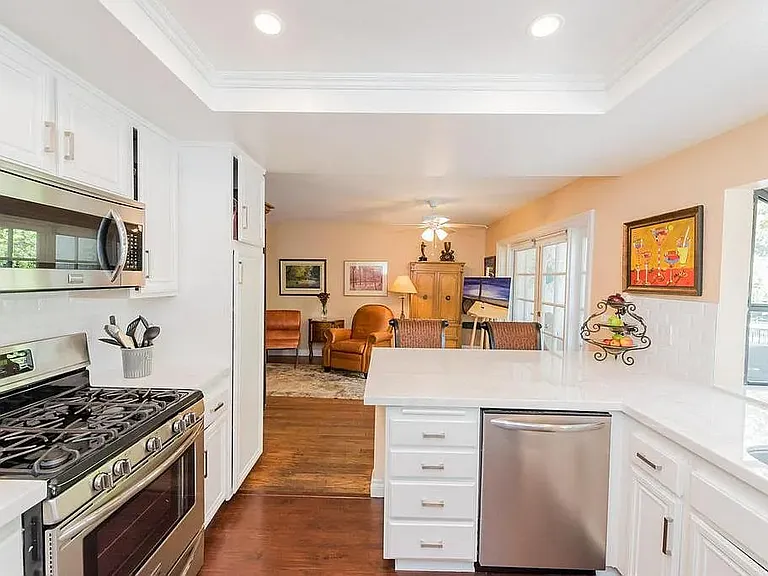 724 Valley Dr — Photo 10