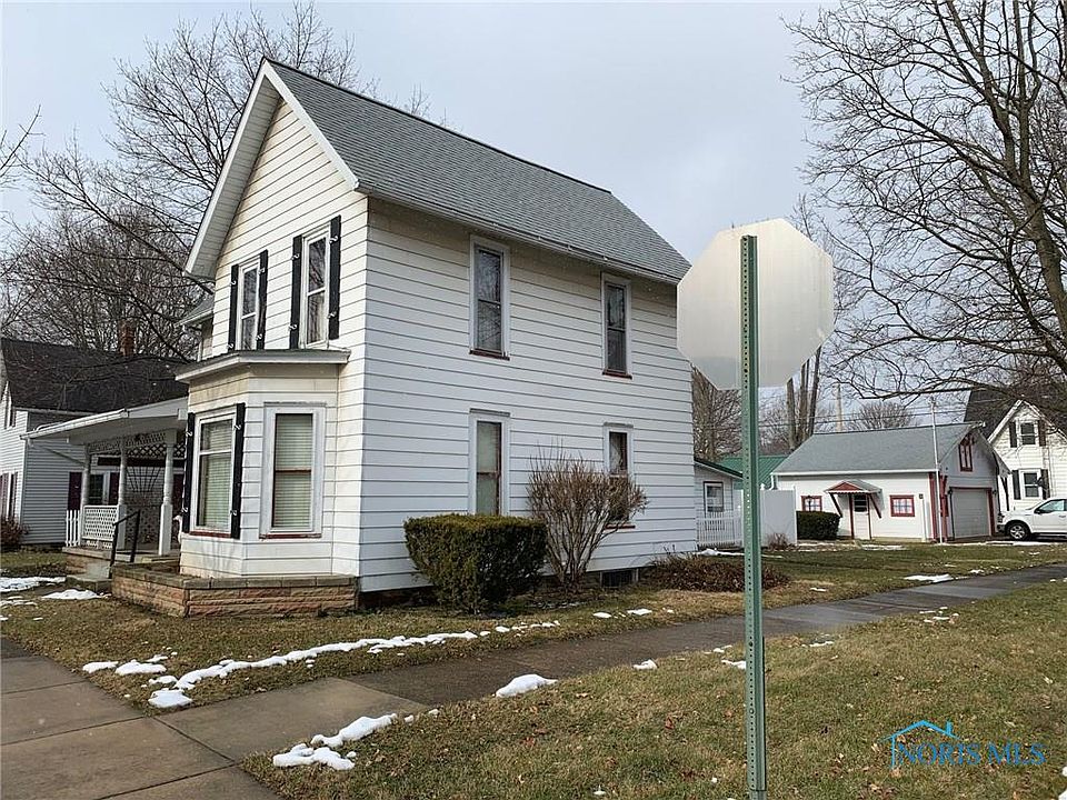 1st image of 219 E Madison St