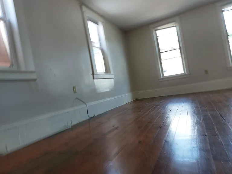 209 Lincoln Way E — Photo 16