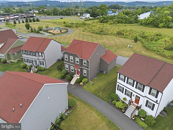 5th image of 19 Bittendorf Way