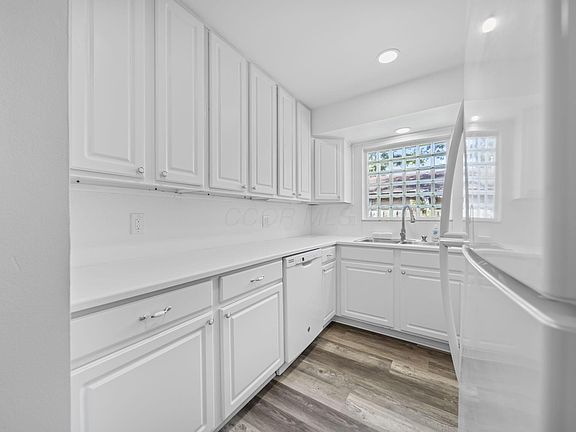 4th image of 1208 Woodbrook Ln #310