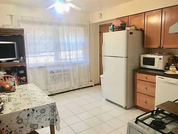 4th image of 6555 W Belmont Ave APT 2C