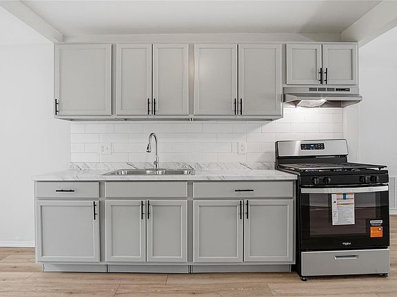 3rd image of 117 SW 39th St