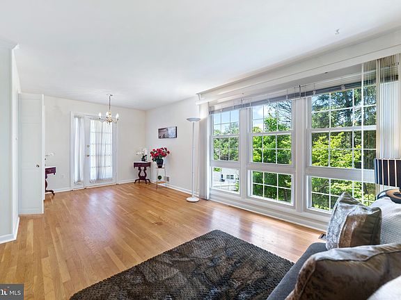 4th image of 14304 Parkmanor Ter