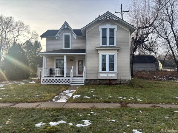 110 Oakland St, Milford, MI 48381