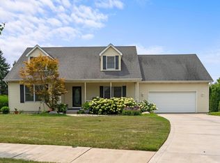 1367 Sunriver Ln, New Haven, IN 46774