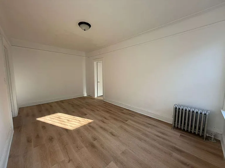 1738 University Ave #6G — Photo 4