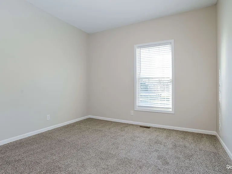 2308 W Elizabeth St — Photo 10