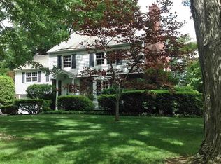 28 Upper Loudon Rd, Loudonville, NY 12211