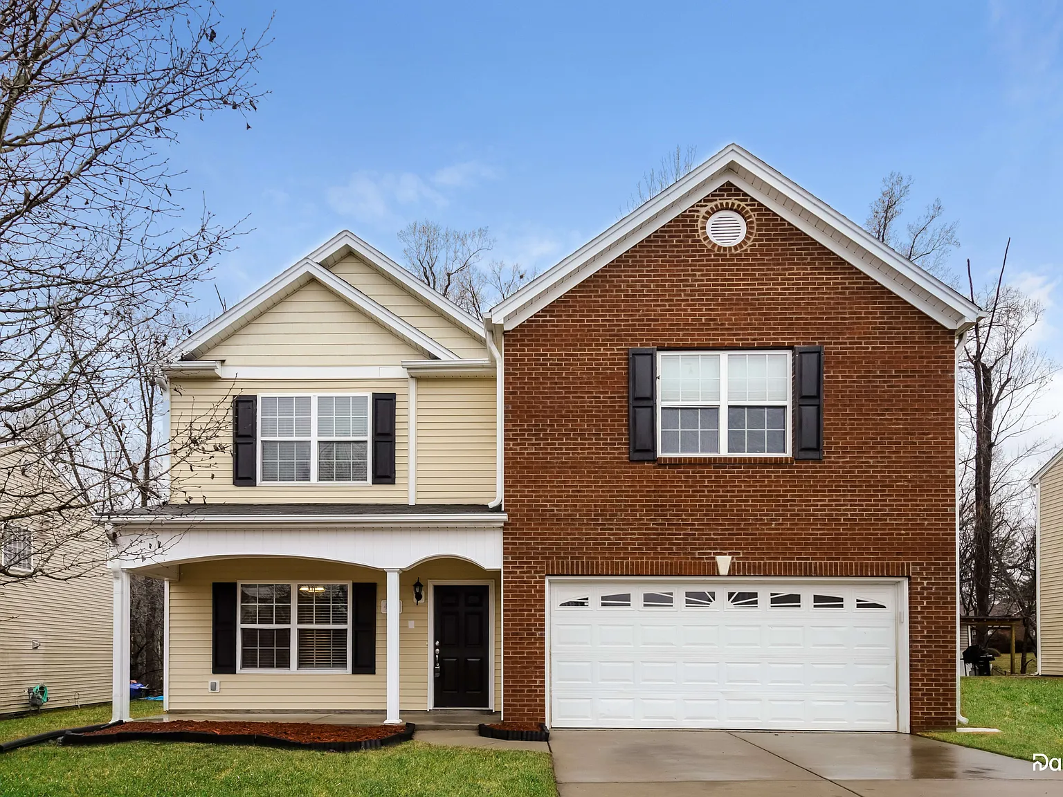 5 bed, 2.5 bath, 2720 sqft, $2,100 — Photo 1