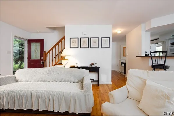 871 Franklin St — Photo 11