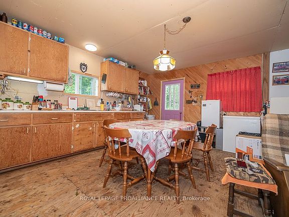 4th image of 273 Tower Rd