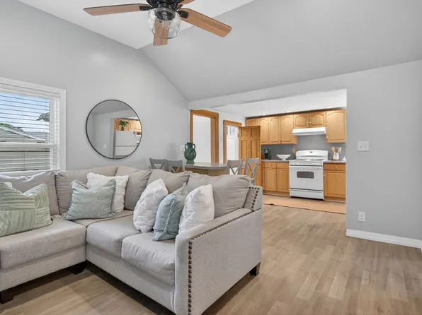 29 Bacheller St, Lynn, MA 01904