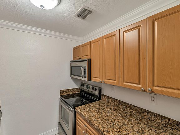5th image of 5221 S Bayshore Blvd #34