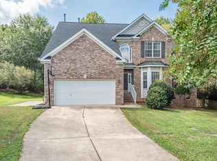 205 Castlebury Creek Ct, Cary, NC 27519
