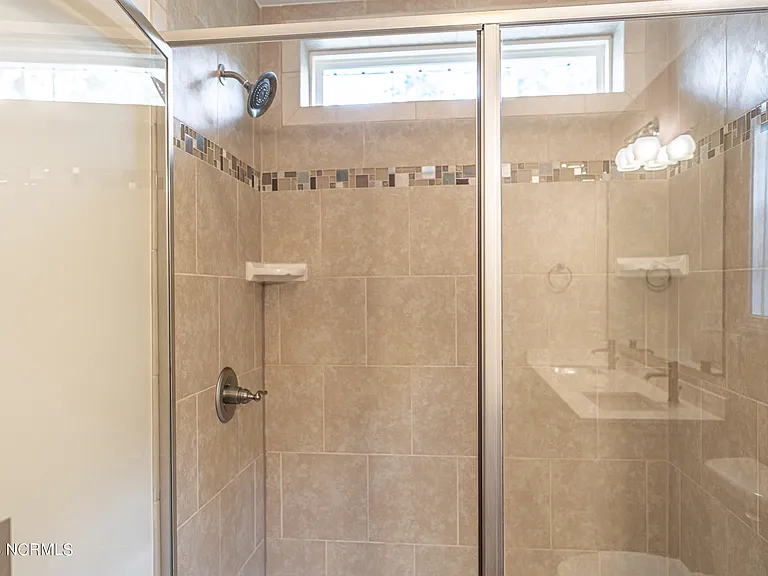 545 N Saylor St — Photo 15