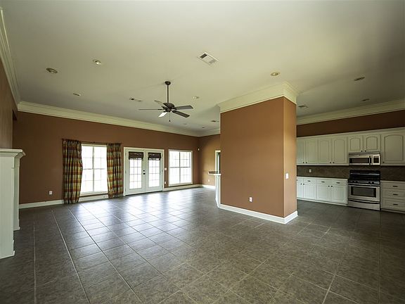 4th image of 102 Glenrose Ct