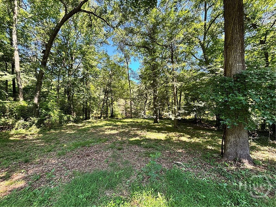 2nd image of 100 Saxon Woods Drive