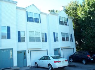 40 Thames Height Ln, Groton, CT 06340