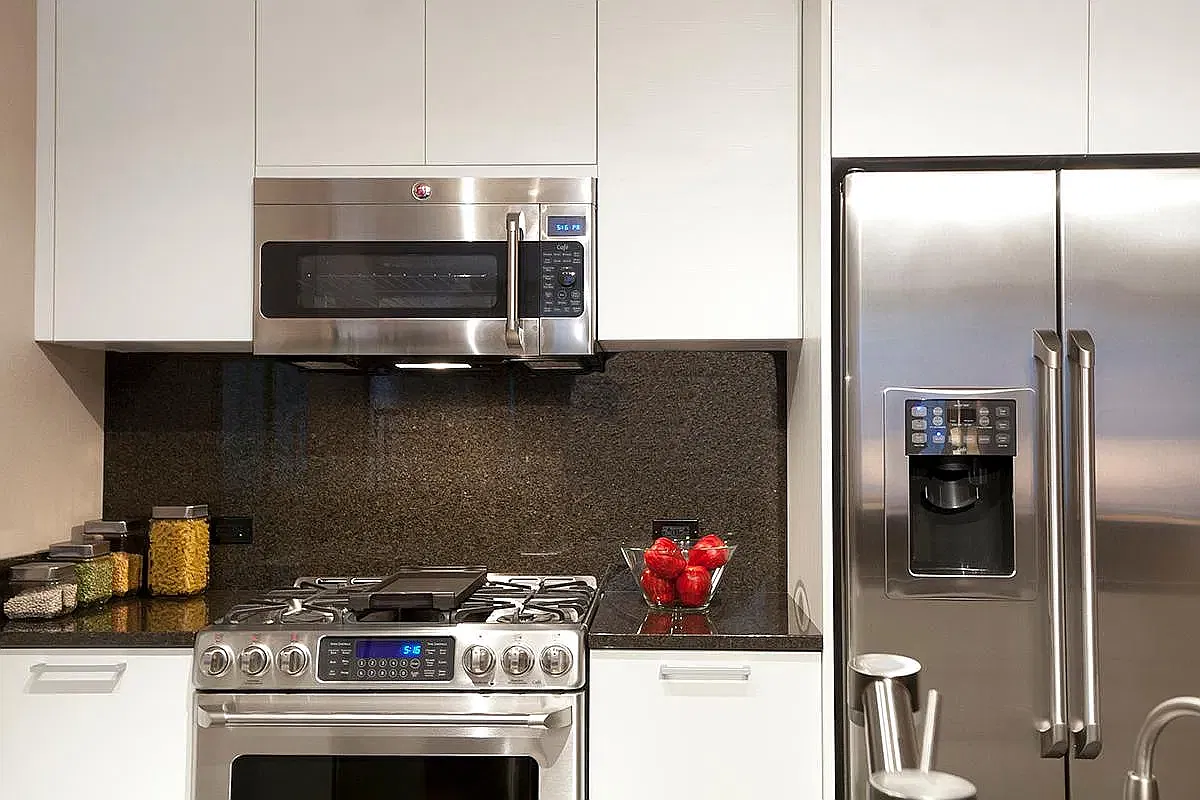 330 West 39th Street — Photo 2