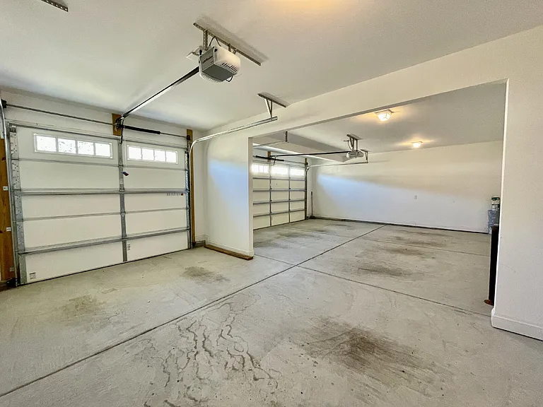 5137 Thruway Rd — Photo 33