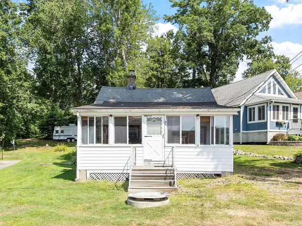 32 Ells Road, Hampstead, NH 03841
