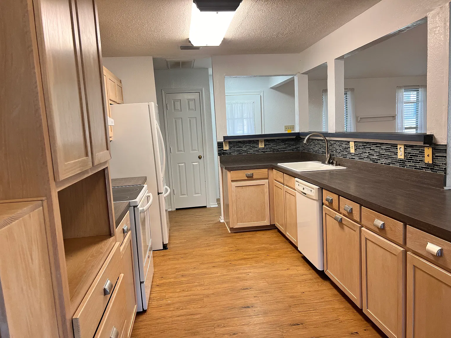 1317 Bryan Pl — Photo 3