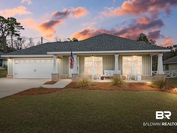 3rd image of 3131 Pinewood Cir