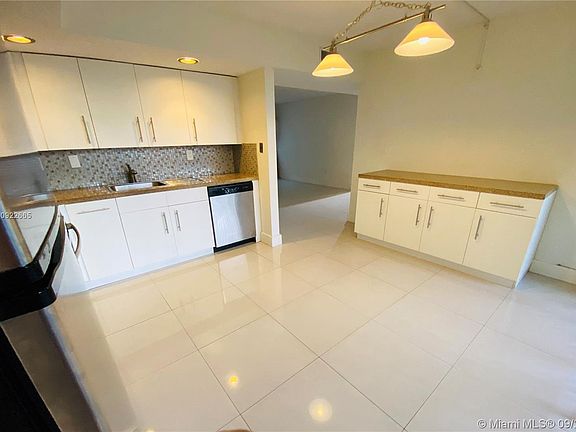 4th image of 8065 SW 107th Ave APT 207