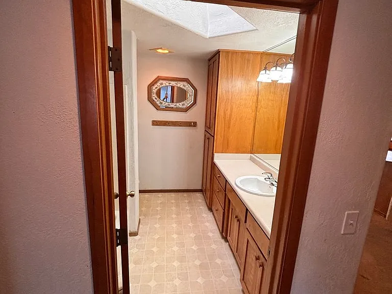 3052 Gary Dr — Photo 8