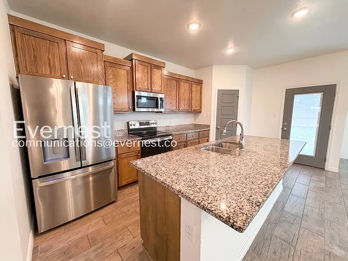 845 Freedom Cir — Photo 5