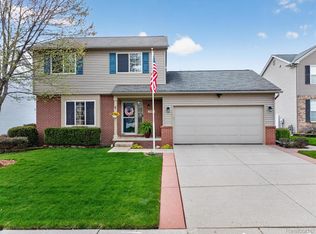 299 Dundee Ridge Dr, Dundee, MI 48131