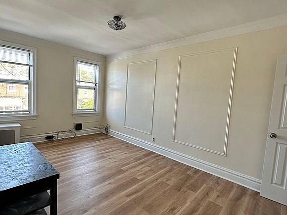 4th image of 2057 Coyle St #3
