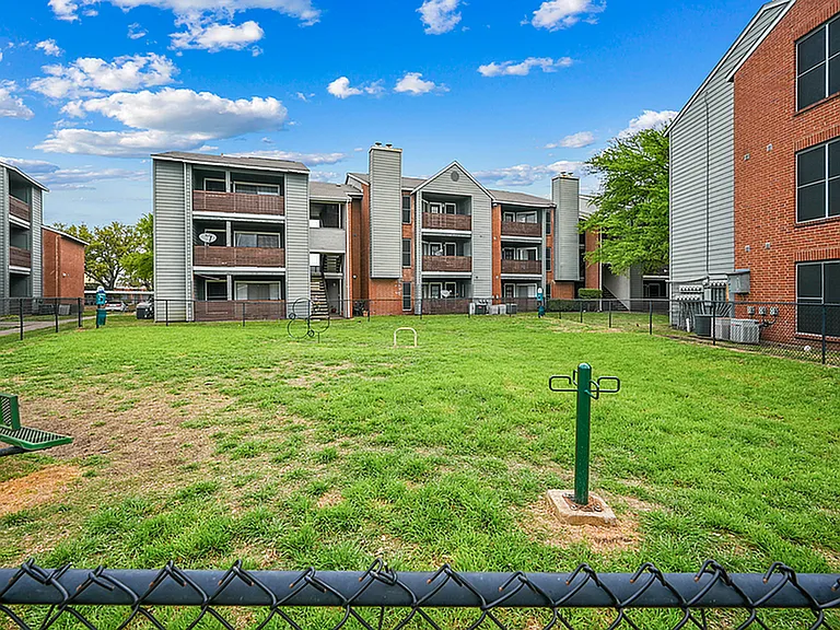 Westmoor Apartment Homes — Photo 68