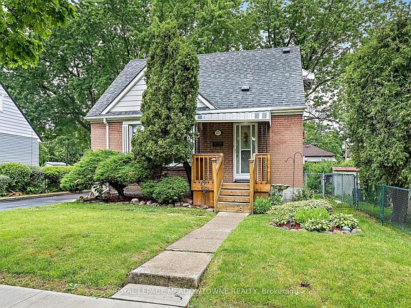 3rd image of 27 Hatfield Cres